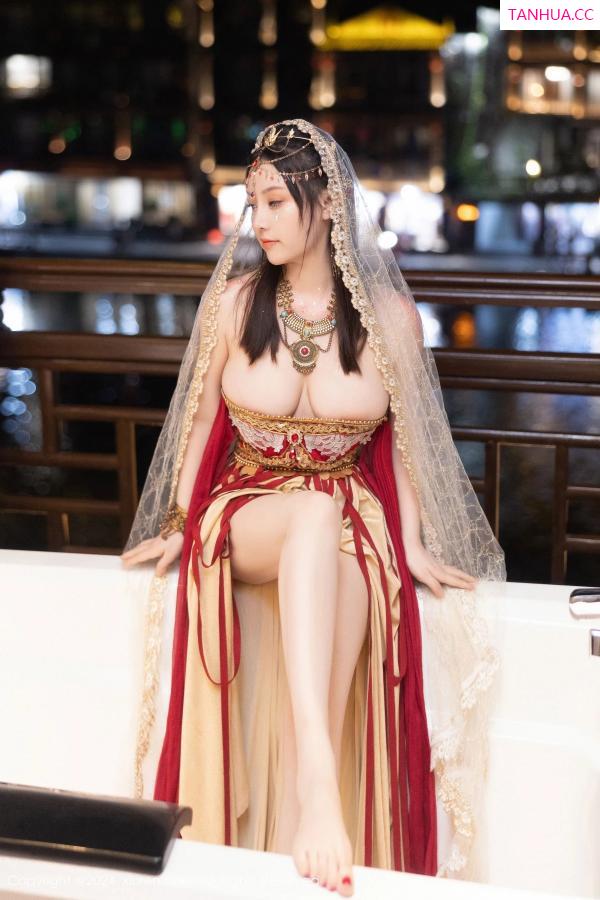 豆瓣酱  [XiuRen]高清写真图 2024.04.07 No.8349 豆瓣酱 美乳性感第37张图片
